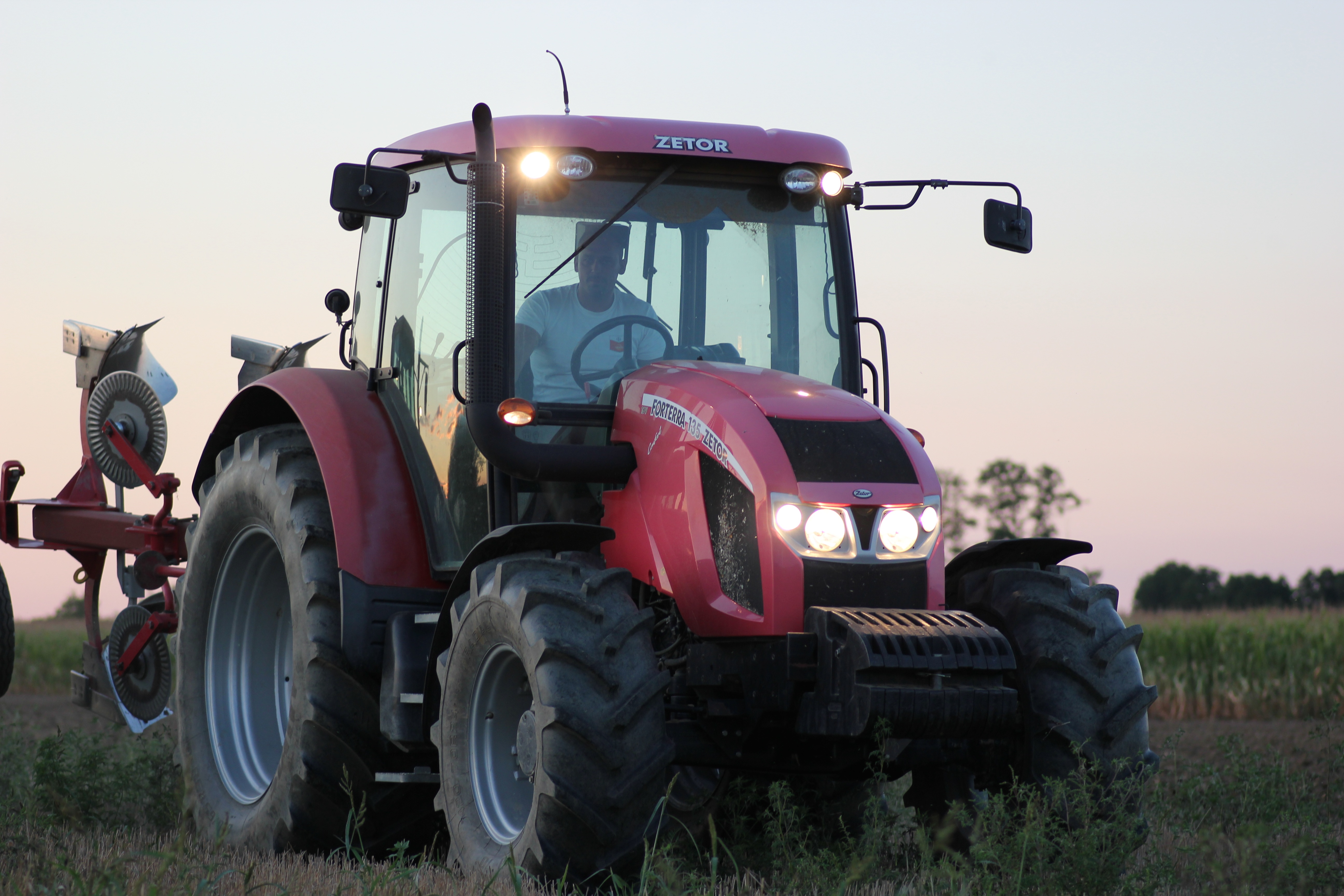 tractor-2638559